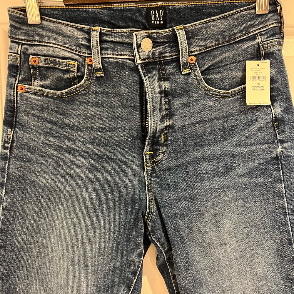 NWT Gap premium denim, size 4/27, stretch distressed jean